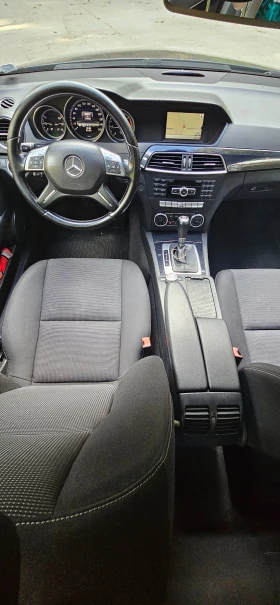 Mercedes-Benz C 220, снимка 10