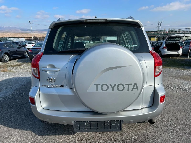 Toyota Rav4 2.2D-4D, снимка 4 - Автомобили и джипове - 46355429