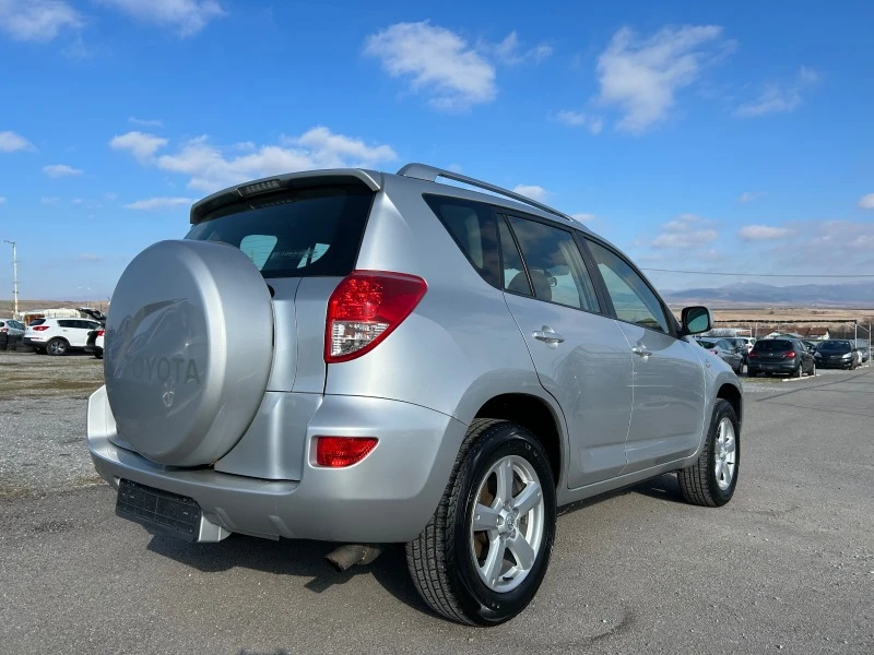 Toyota Rav4 2.2D-4D, снимка 5 - Автомобили и джипове - 46355429