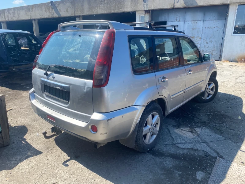 Nissan X-trail 2.2d, снимка 5 - Автомобили и джипове - 47236377