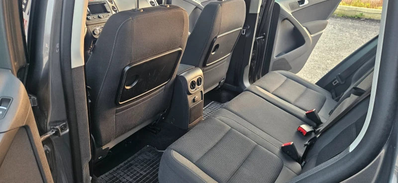 VW Tiguan 2.0 TDI 4 MOTION, снимка 9 - Автомобили и джипове - 52844284