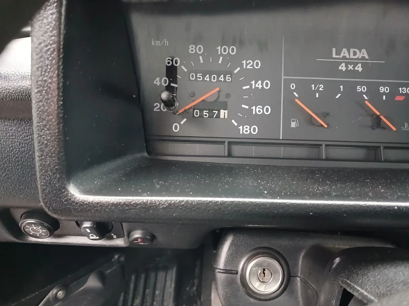 Lada Niva, снимка 5 - Автомобили и джипове - 53199414