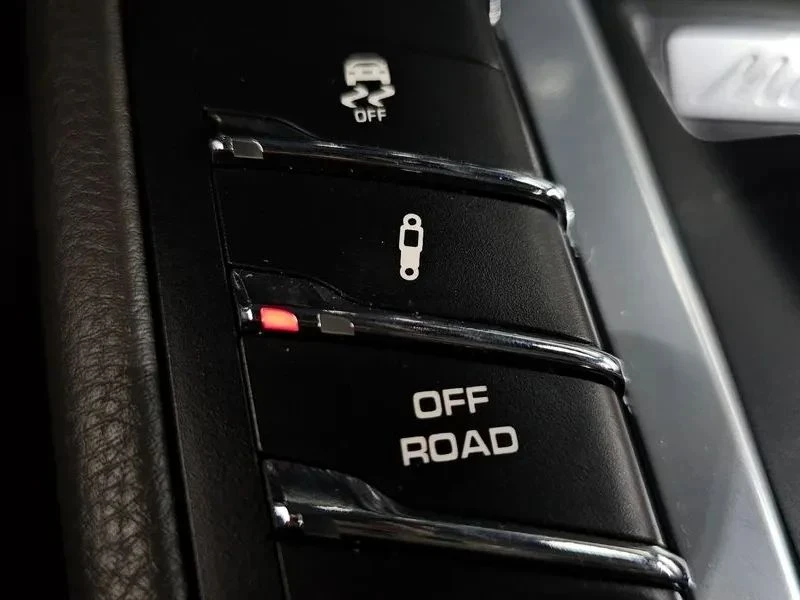 Porsche Macan, снимка 17 - Автомобили и джипове - 56711739