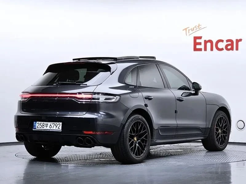 Porsche Macan, снимка 2 - Автомобили и джипове - 56711739