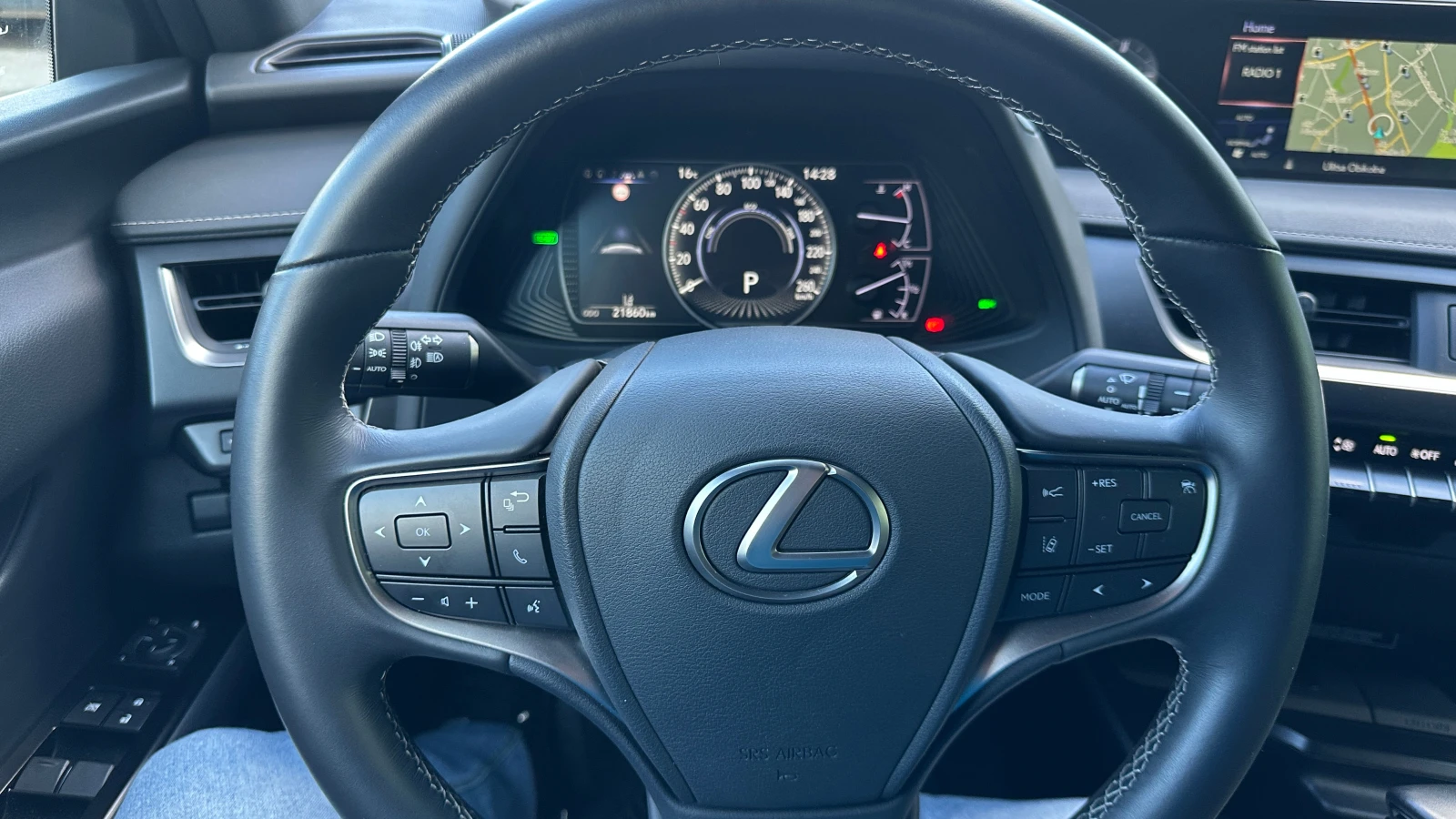 Lexus UX 250h 4x4 Гаранция | Mobile.bg — изображение 16