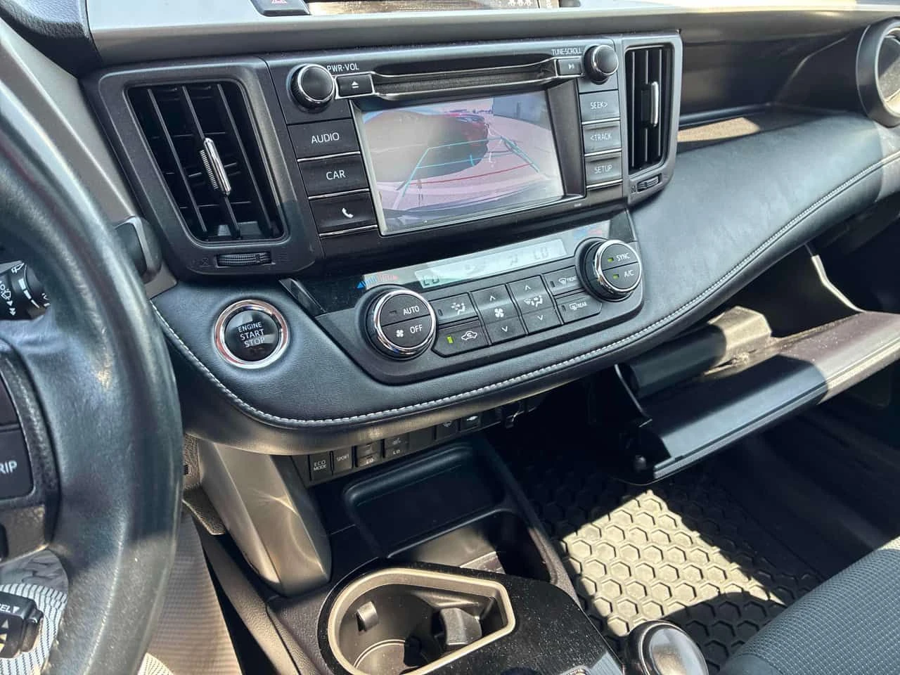 Toyota Rav4 * XLE * АВТОКРЕДИТ БЕЗ ПЪРВОНАЧАЛНА ВНОСКА* , снимка 9 - Автомобили и джипове - 55476829