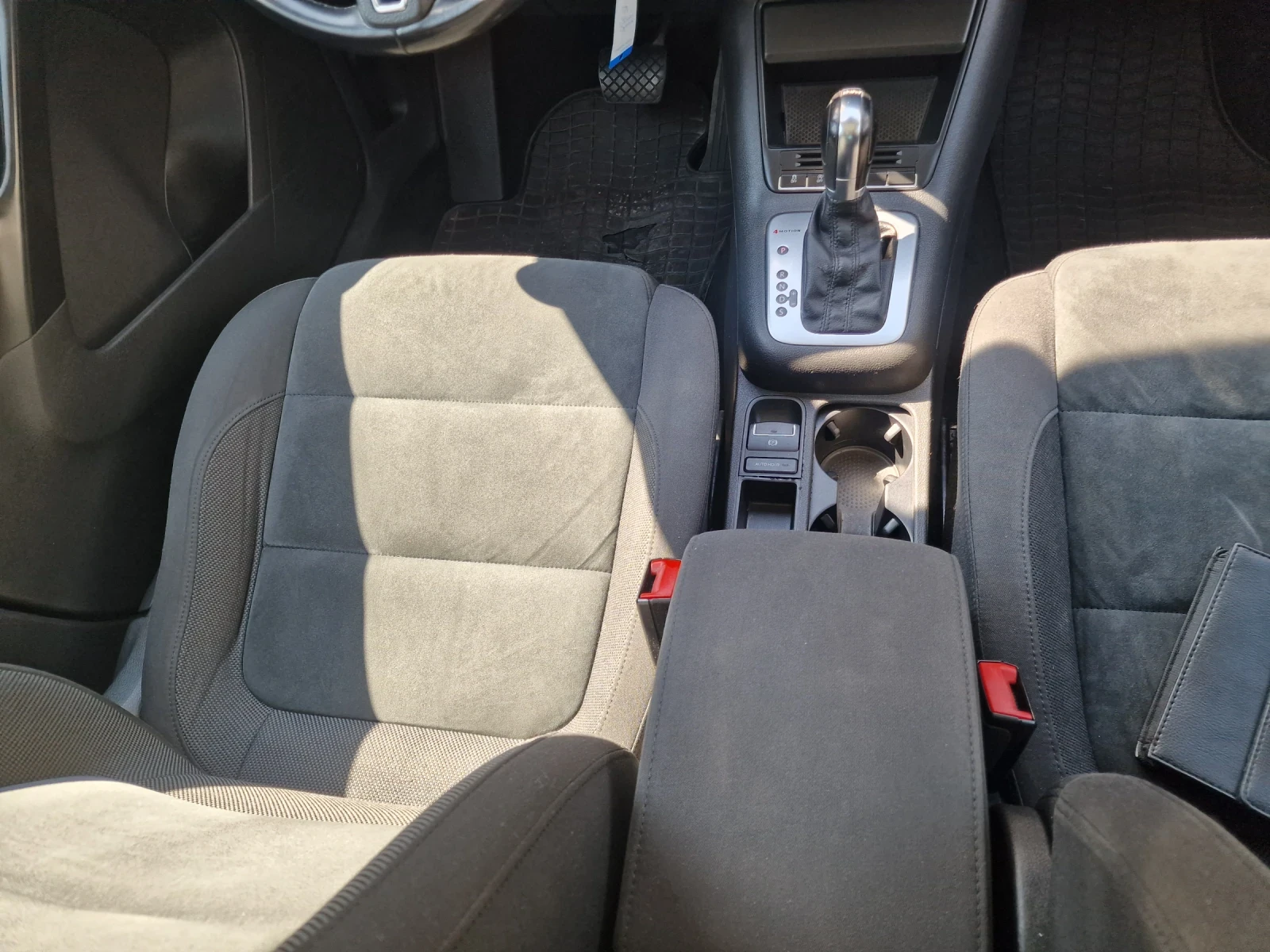 VW Tiguan 2.0 л  4?4 автомат, снимка 12 - Автомобили и джипове - 55541915