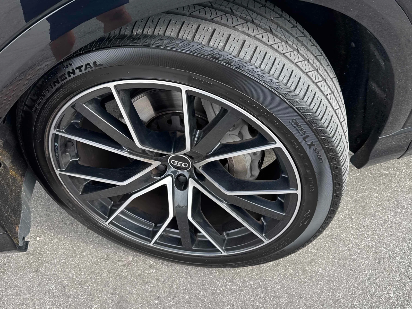 Audi Q8  Technik 55 TFSI quattro / CARFAX / ЦЕНА ДО БЪЛГАР, снимка 6 - Автомобили и джипове - 55897394