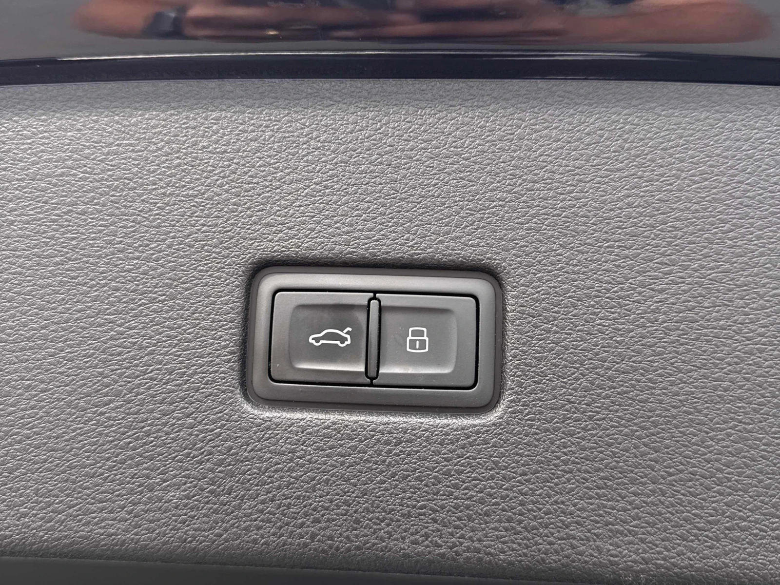 Audi Q8  Technik 55 TFSI quattro / CARFAX / ЦЕНА ДО БЪЛГАР, снимка 14 - Автомобили и джипове - 55897394