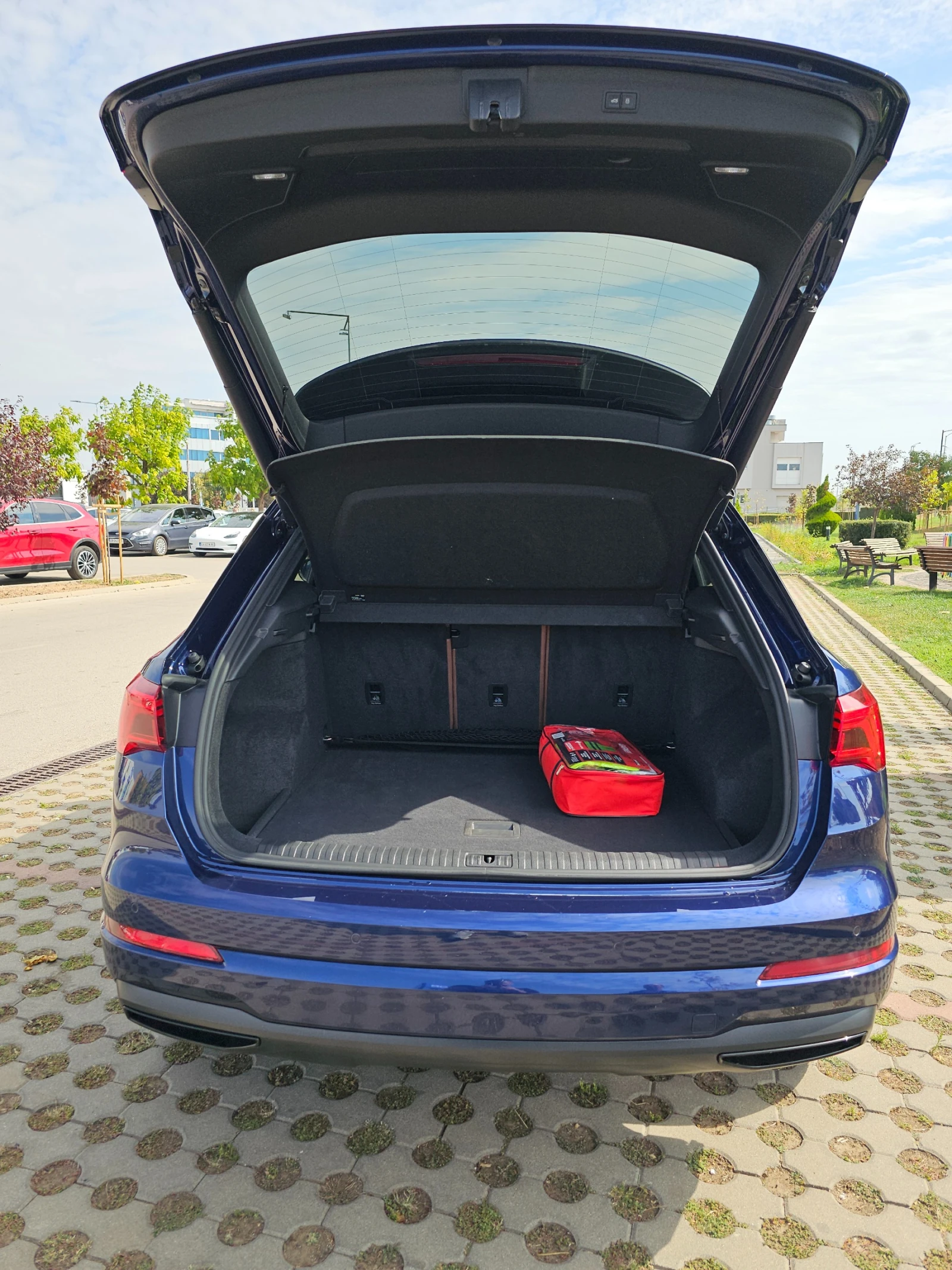 Audi Q3 Premium 40 TFSI, снимка 10 - Автомобили и джипове - 56139744