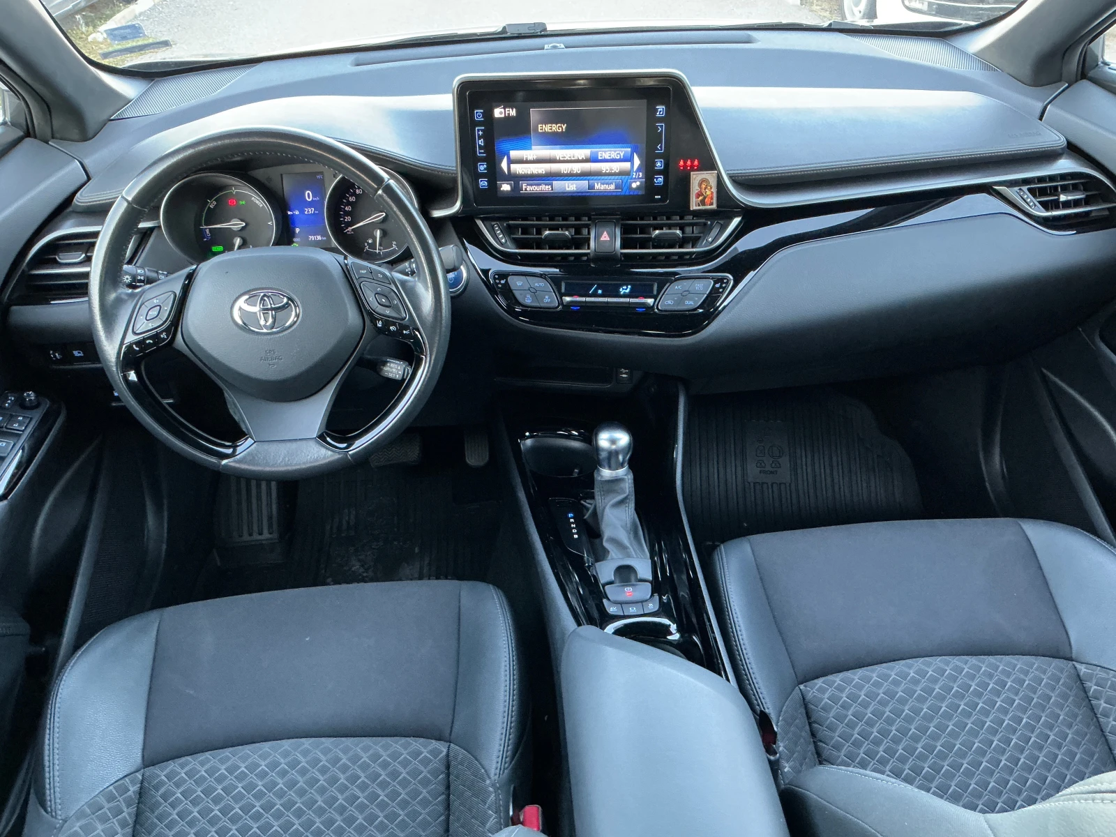 Toyota C-HR 1.8 Hybrid, снимка 12 - Автомобили и джипове - 56220195