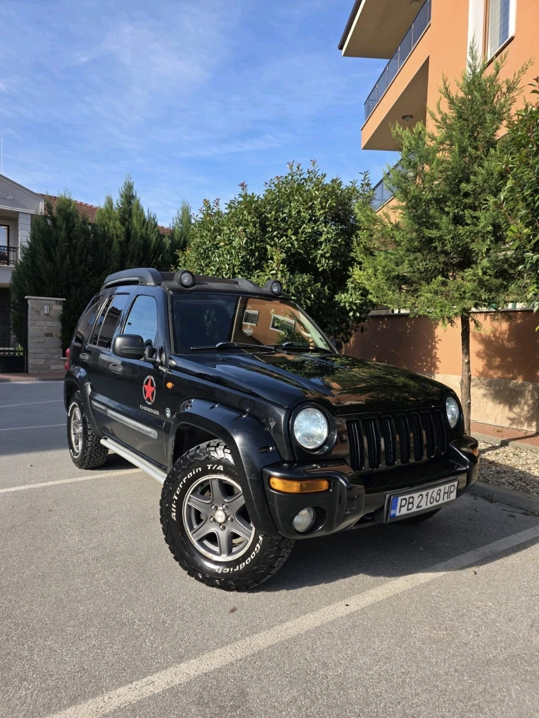 Jeep Cherokee, снимка 2 - Автомобили и джипове - 56480394