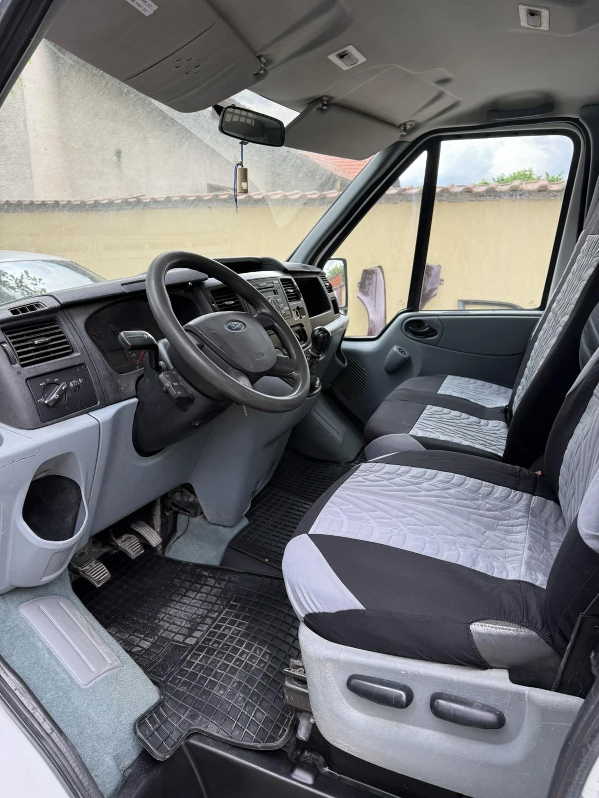 Ford Transit 2.4 DTCI, снимка 15 - Камиони - 54579801