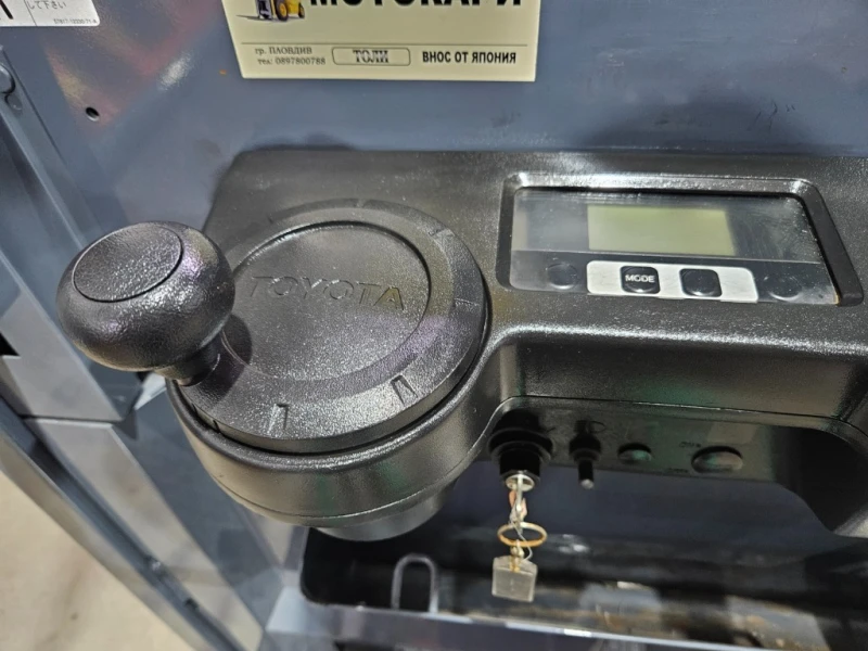 Електрокар Toyota Рийчтрак за подредба на рафтове., снимка 11 - Индустриална техника - 53364171