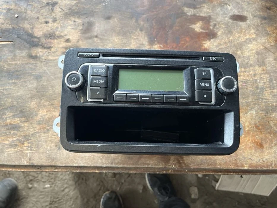 Оригинално CD радио плеър VW Golf 6 Passat T2 tiguan 1k0035156 Mp3