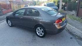 Honda Civic 1.8 топ състояние докаран на ход , снимка 2
