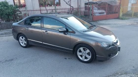 Honda Civic 1.8 топ състояние докаран на ход , снимка 15