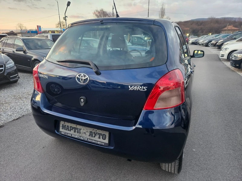 Toyota Yaris 1.0VVT-I , снимка 5 - Автомобили и джипове - 44312514