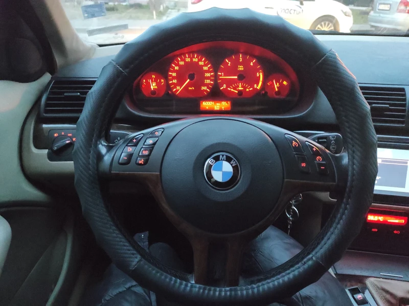 BMW 320, снимка 14 - Автомобили и джипове - 49030849