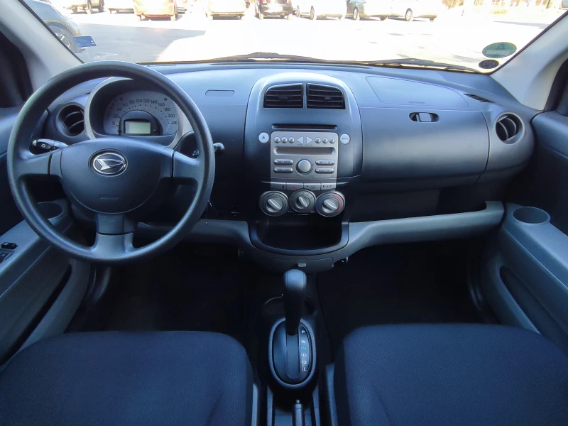 Daihatsu Sirion 1.3i-87kc-4X4-АВТОМАТИК-КЛИМАТИК, снимка 10 - Автомобили и джипове - 49063526