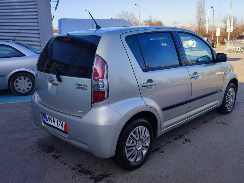 Daihatsu Sirion 1.3i-87kc-4X4-АВТОМАТИК-КЛИМАТИК, снимка 4 - Автомобили и джипове - 49063526