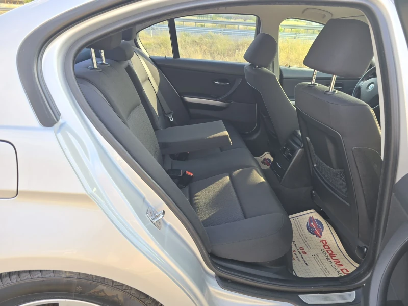 BMW 320 2.0i/M-PACK, снимка 11 - Автомобили и джипове - 51171629