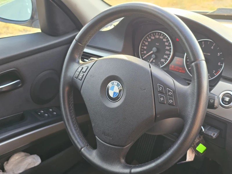 BMW 320 2.0i/M-PACK, снимка 16 - Автомобили и джипове - 51171629