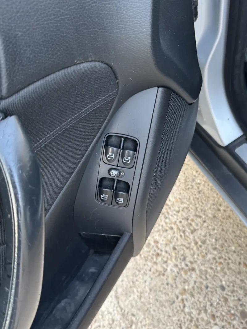 Mercedes-Benz C 200, снимка 8 - Автомобили и джипове - 51887000