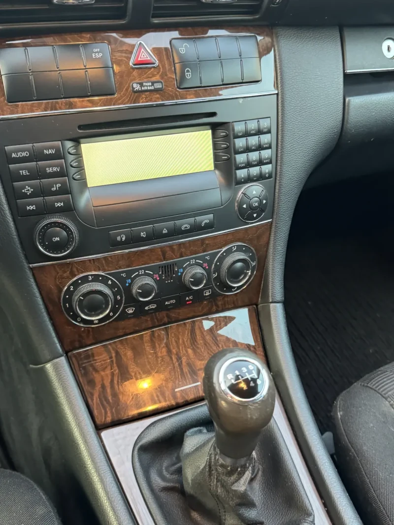 Mercedes-Benz C 200, снимка 9 - Автомобили и джипове - 51887000