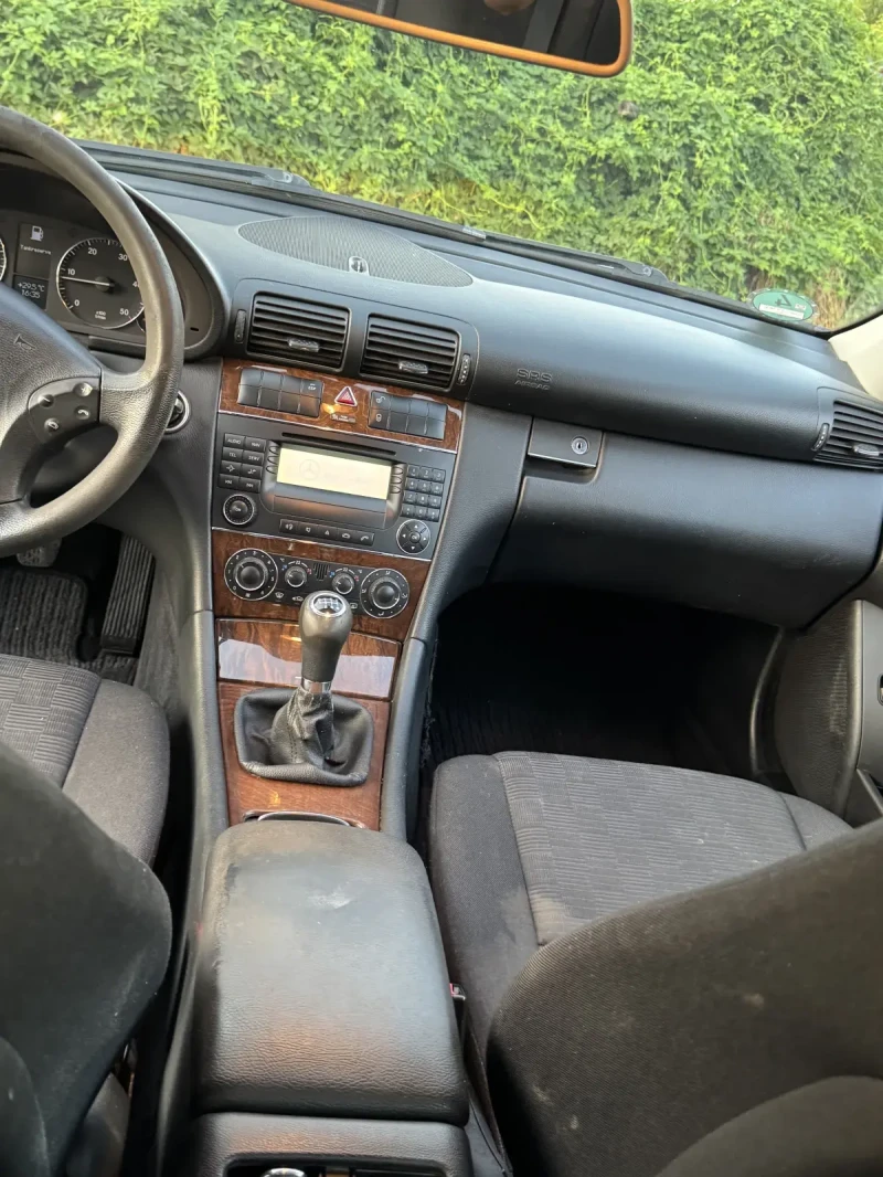 Mercedes-Benz C 200, снимка 10 - Автомобили и джипове - 51887000