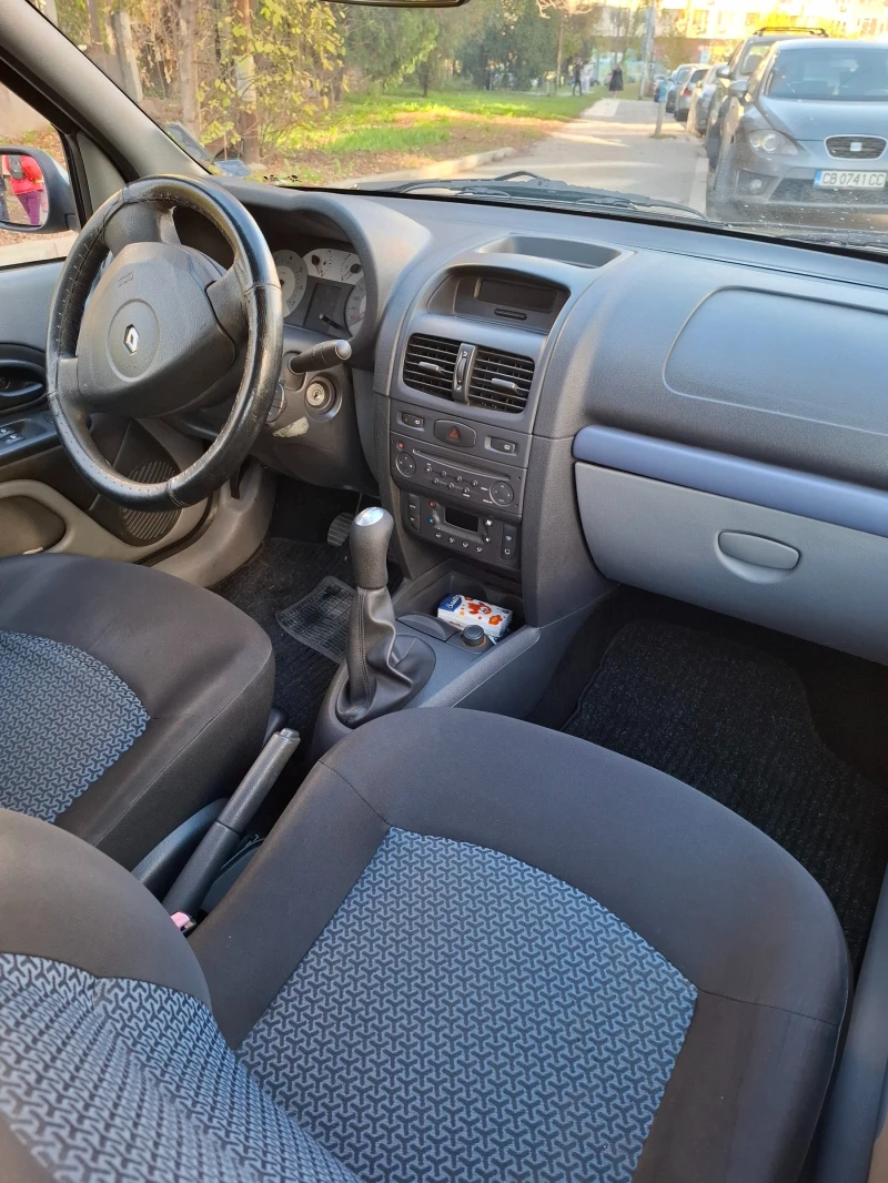 Renault Symbol, снимка 8 - Автомобили и джипове - 52516264