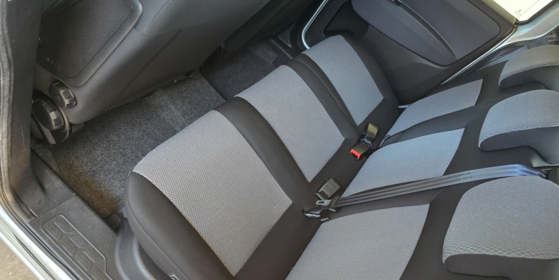 Fiat Doblo 1.3* 90кс* Mjet* , снимка 15 - Автомобили и джипове - 52926128