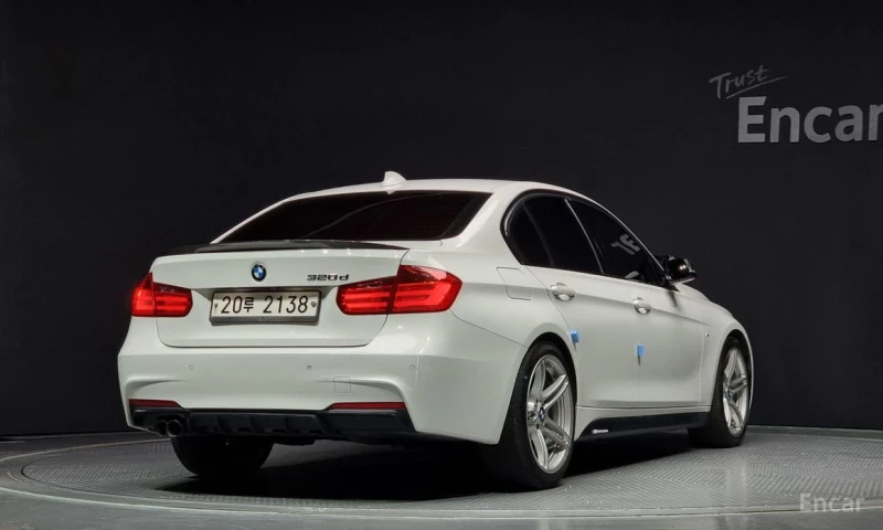 BMW 320, снимка 2 - Автомобили и джипове - 53031576