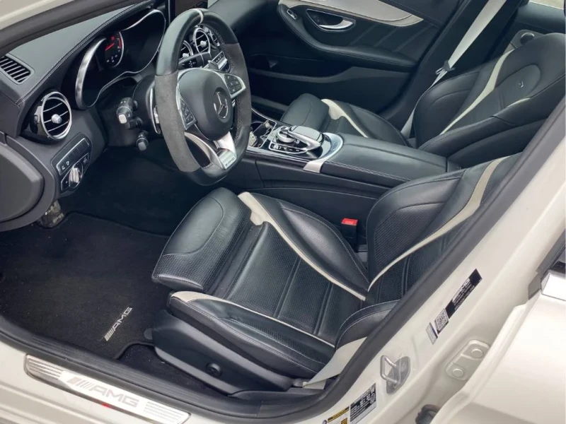 Mercedes-Benz C 63 AMG S * * CARFAX * * АВТО КРЕДИТ * * , снимка 5 - Автомобили и джипове - 53092246