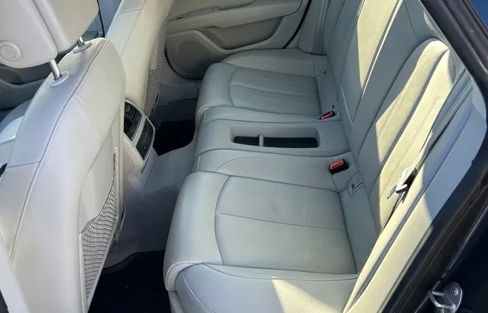 Audi A7 3.0T quattro* CARFAX* ОПЦИЯ ЗА ФИНАНСИРАНЕ* , снимка 11 - Автомобили и джипове - 53108007