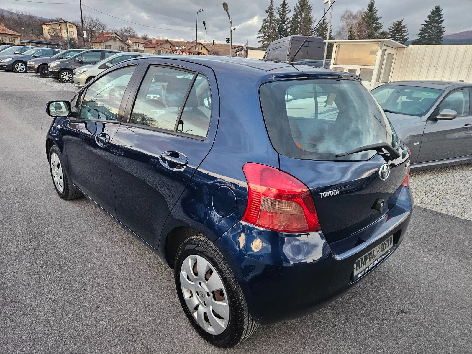 Toyota Yaris 1.0VVT-I  - изображение 6