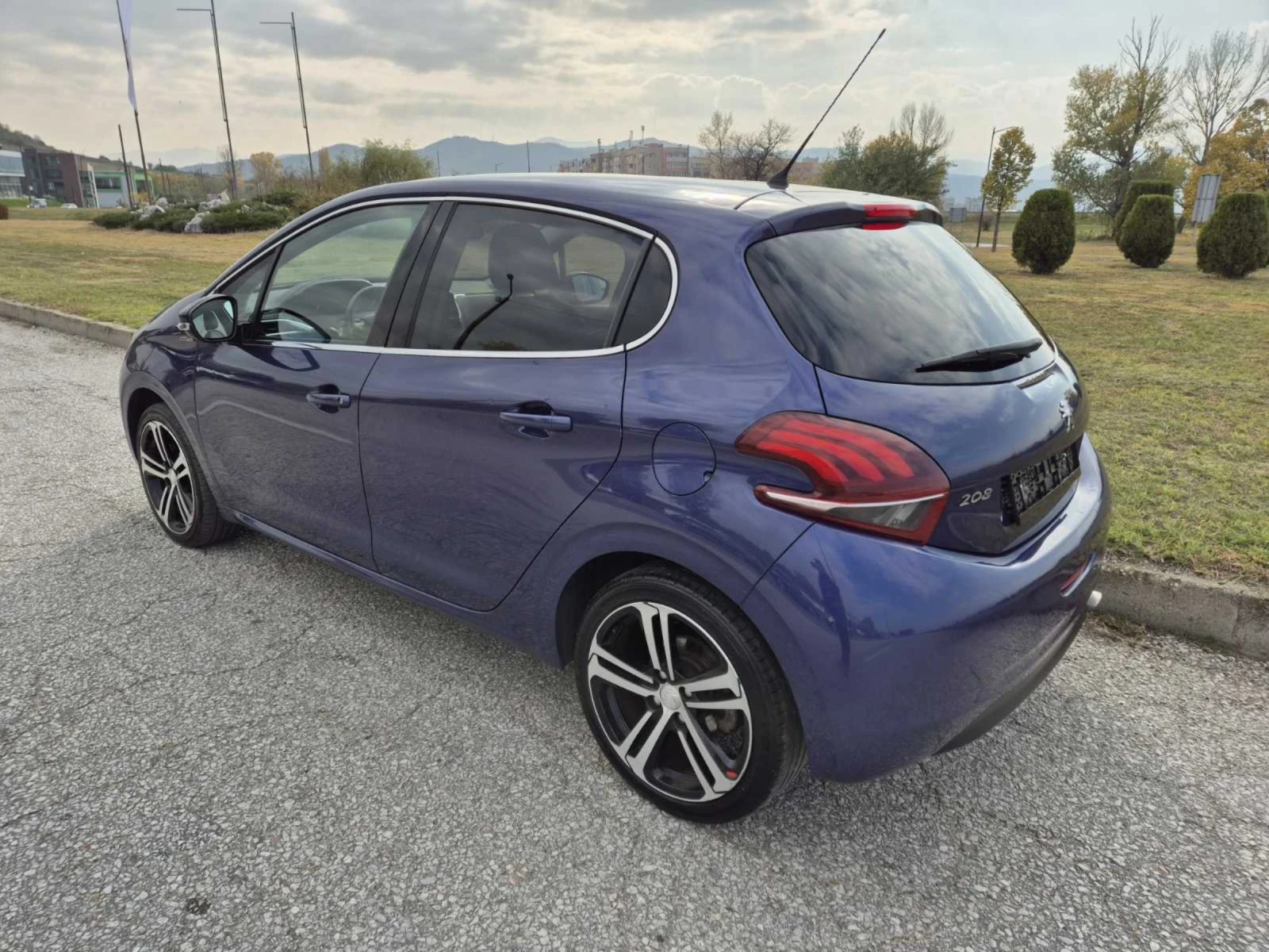 Peugeot 208 1.6 BlueHDI  GT line 120hp - изображение 5