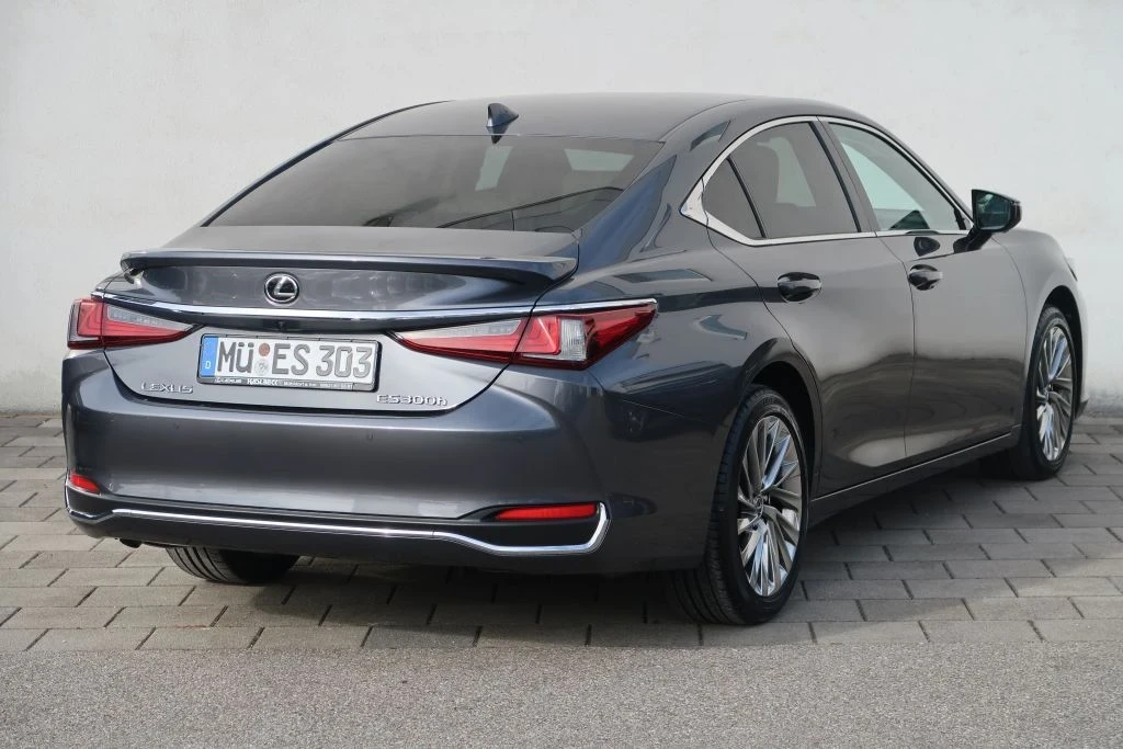 Lexus ES 300 НОВ АВТОМОБИЛ - 2025 - 15 години гаранция - Luxury - изображение 3