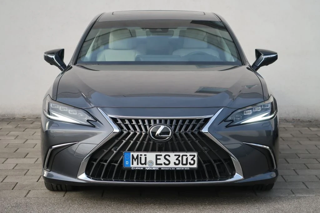 Lexus ES 300 НОВ АВТОМОБИЛ - 2025 - 15 години гаранция - Luxury - изображение 5