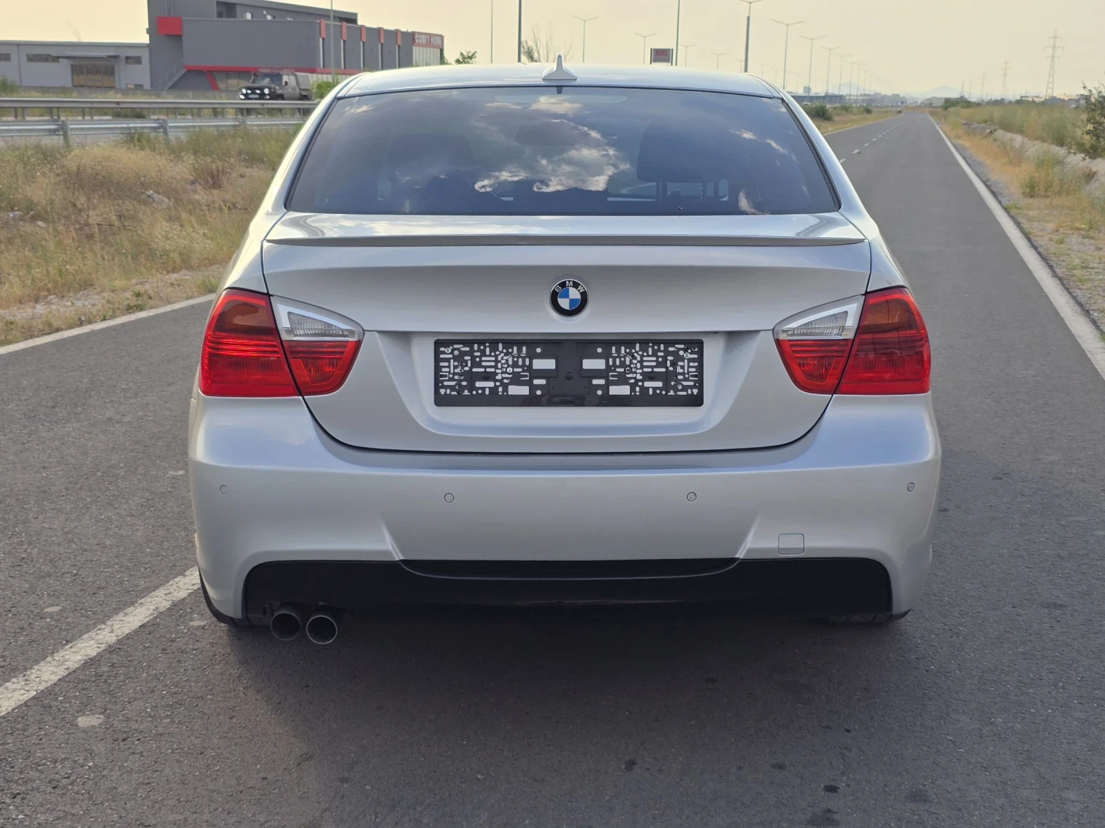 BMW 320 2.0i/M-PACK - изображение 5