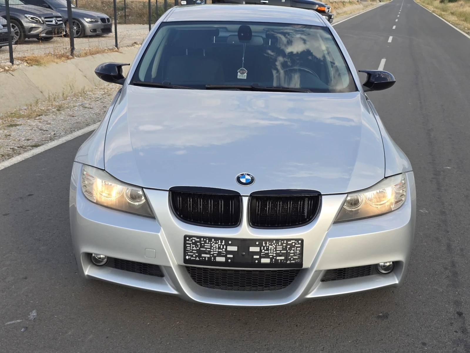 BMW 320 2.0i/M-PACK - изображение 2
