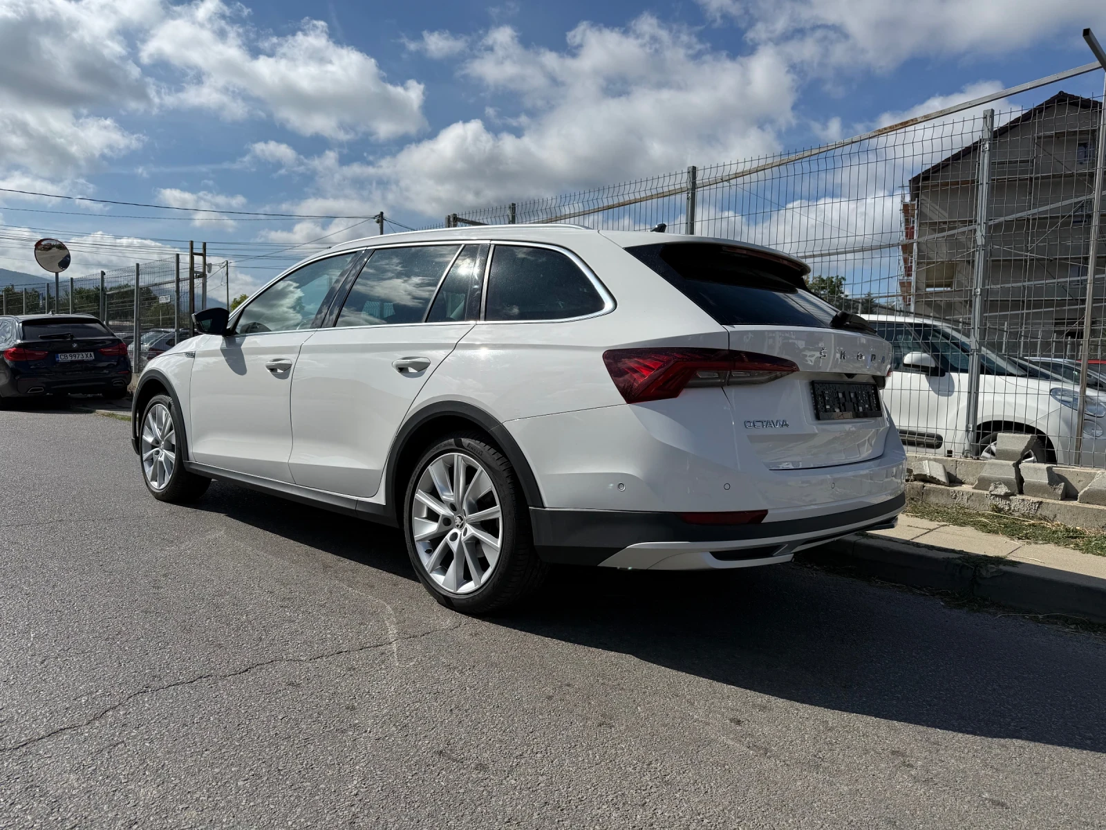Skoda Octavia 2.0TDI 200КС SCOUT EURO 6B 44000КМ 4х4 ТЕГЛИЧ - изображение 5