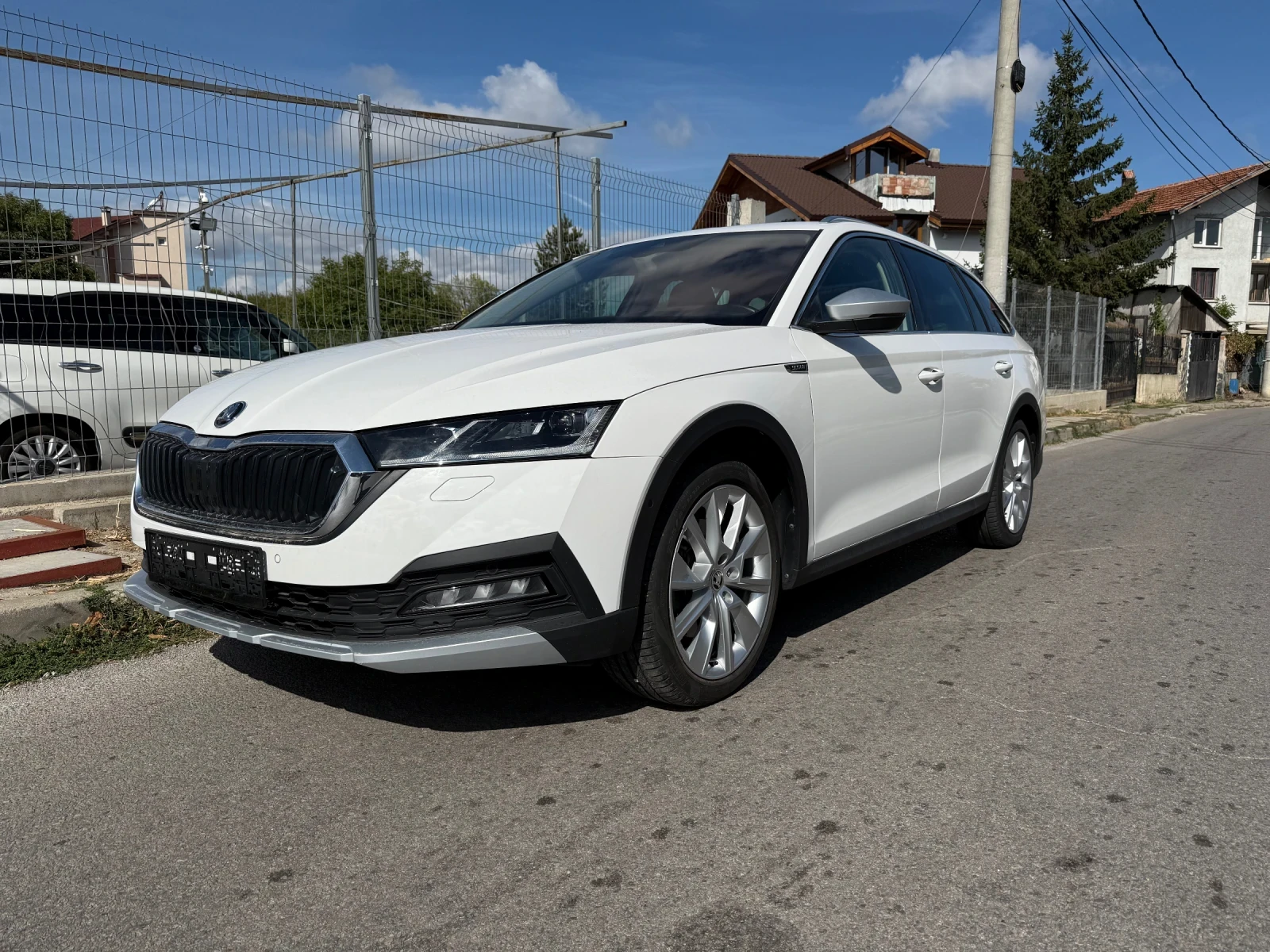 Skoda Octavia 2.0TDI 200 SCOUT EURO 6B 44000 44  | Mobile.bg   1