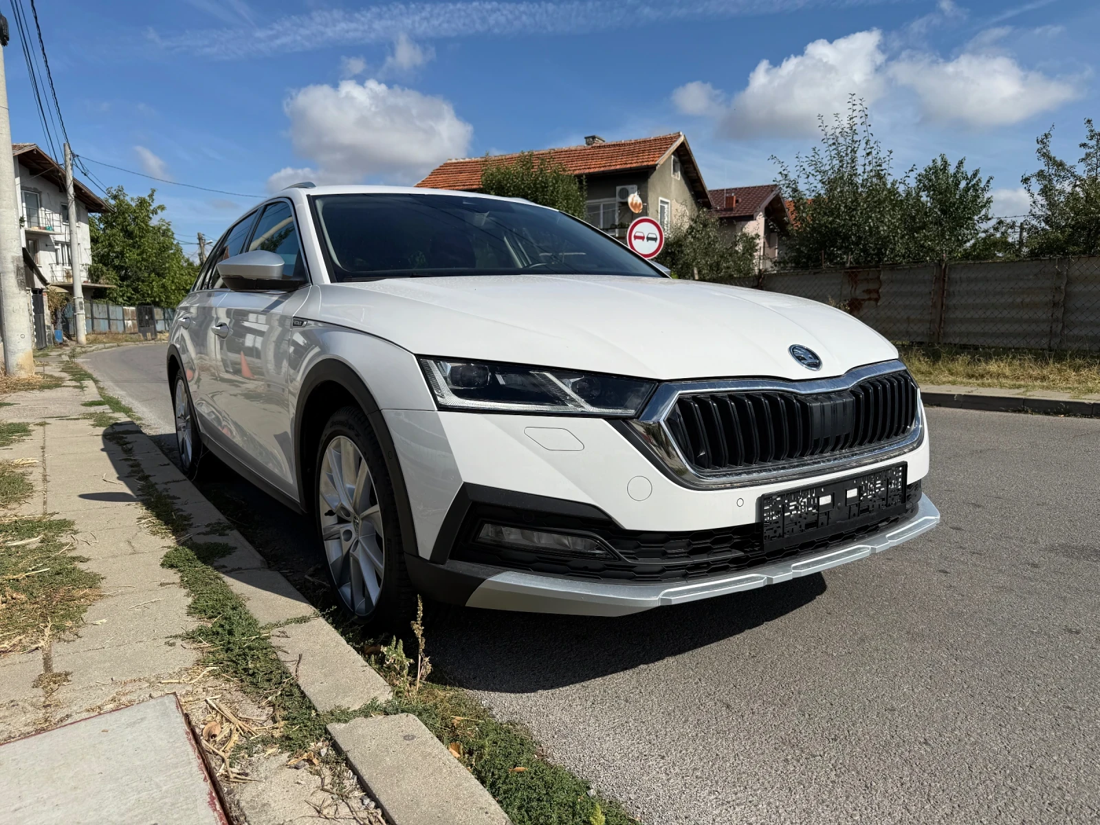 Skoda Octavia 2.0TDI 200КС SCOUT EURO 6B 44000КМ 4х4 ТЕГЛИЧ - изображение 3