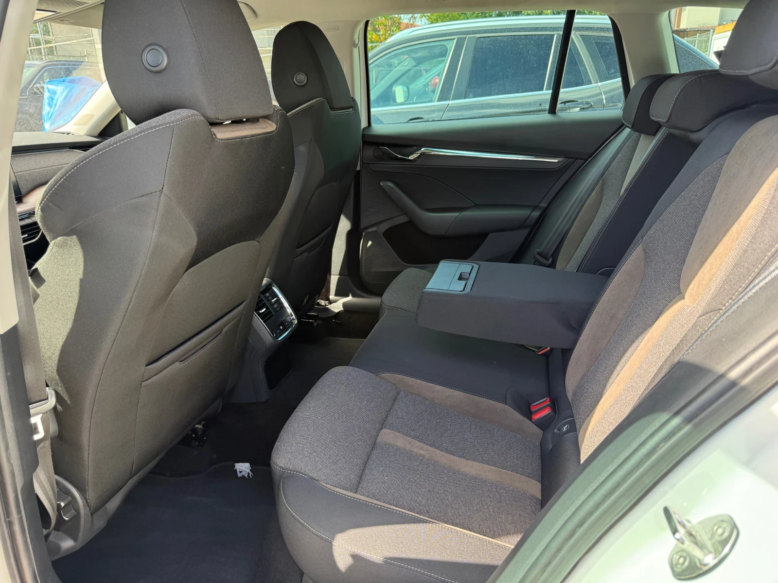 Skoda Octavia 2.0TDI 200 SCOUT EURO 6B 44000 44  | Mobile.bg   13