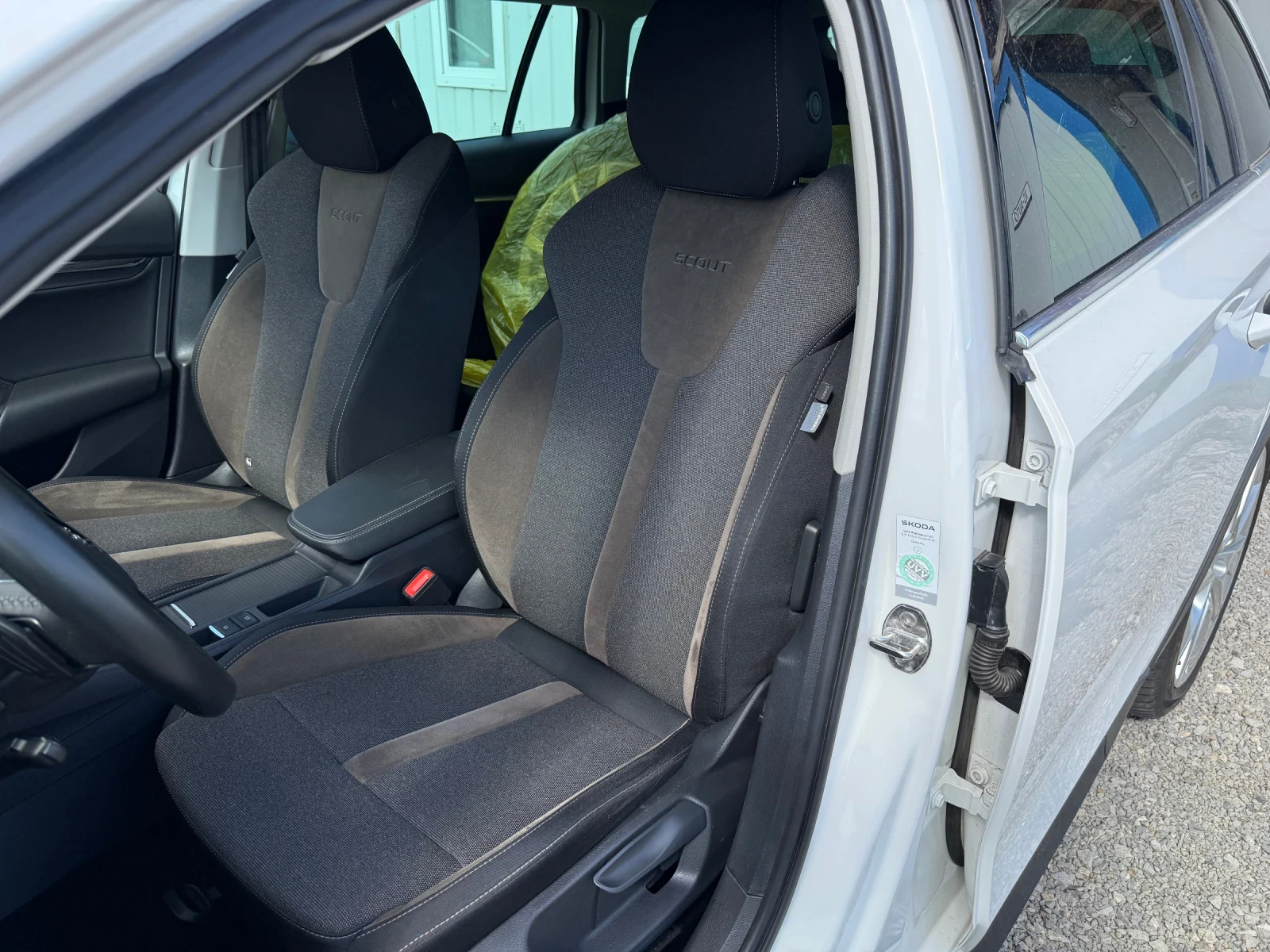 Skoda Octavia 2.0TDI 200КС SCOUT EURO 6B 44000КМ 4х4 ТЕГЛИЧ - изображение 10