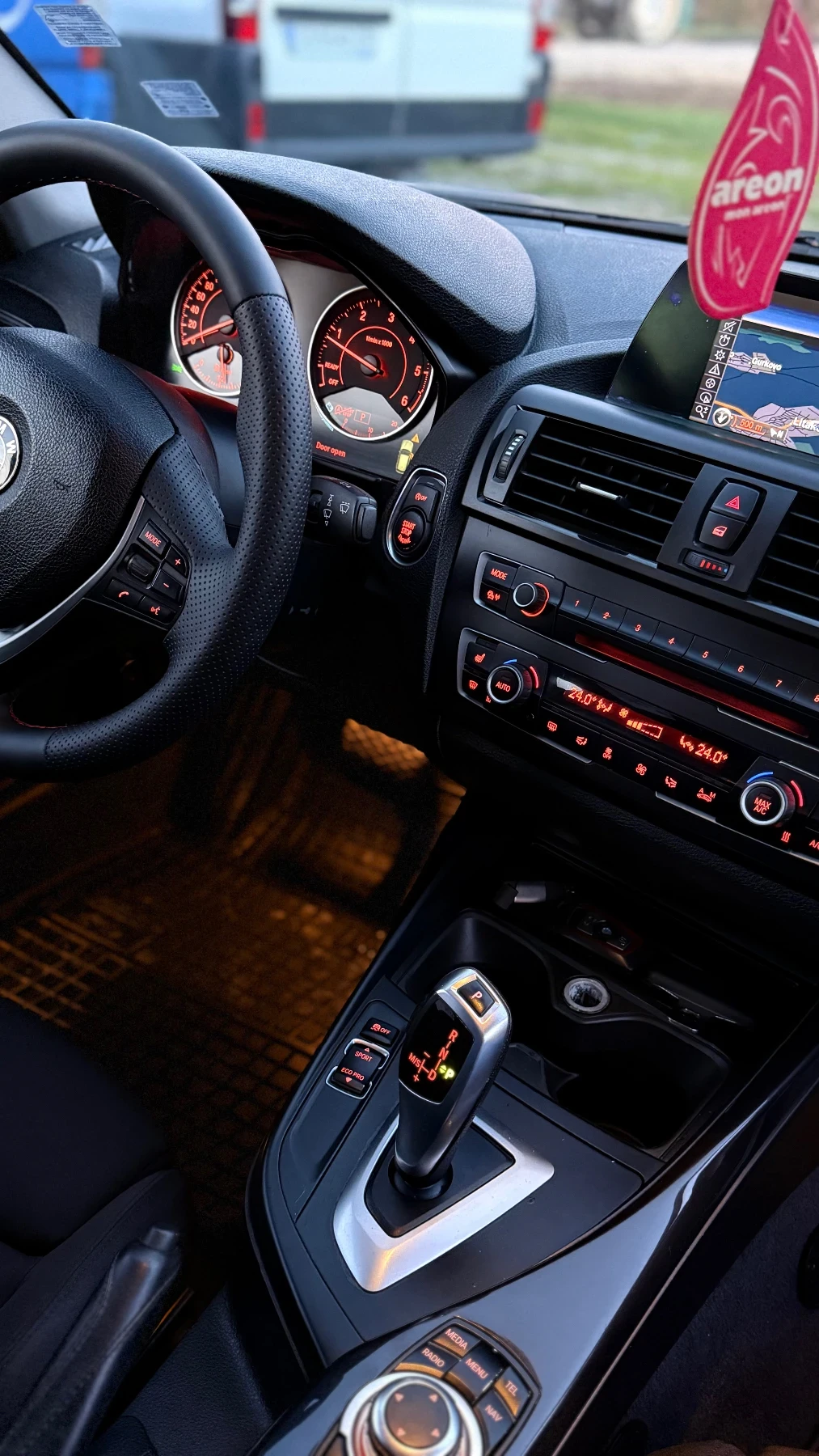 BMW 118 2.0D 143кс - изображение 7