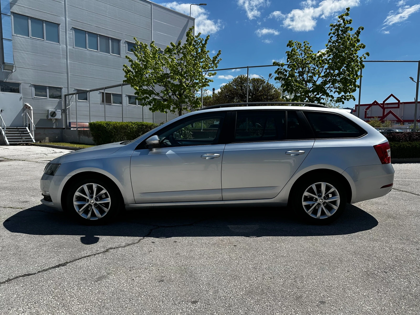 Skoda Octavia facelift/1.6d 116 к.с./ГАРАНЦИЯ/БАРТЕР/ЛИЗИНГ/, снимка 2 - Автомобили и джипове - 53040822