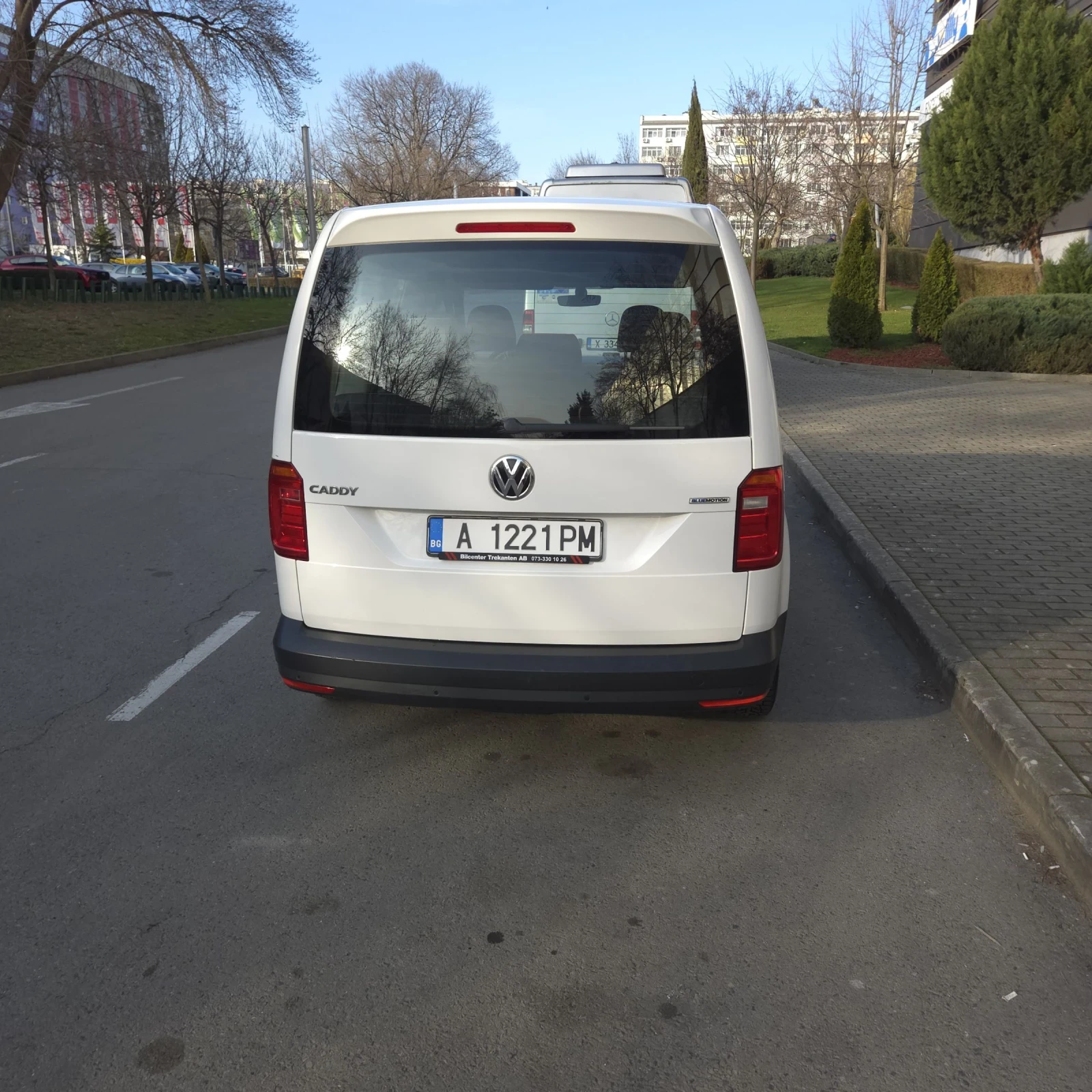 VW Caddy, снимка 11 - Автомобили и джипове - 54199528