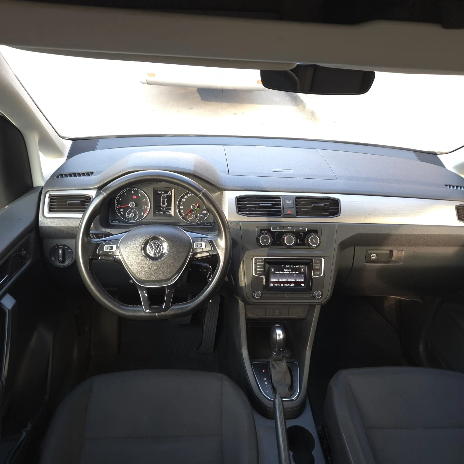 VW Caddy, снимка 9 - Автомобили и джипове - 54199528